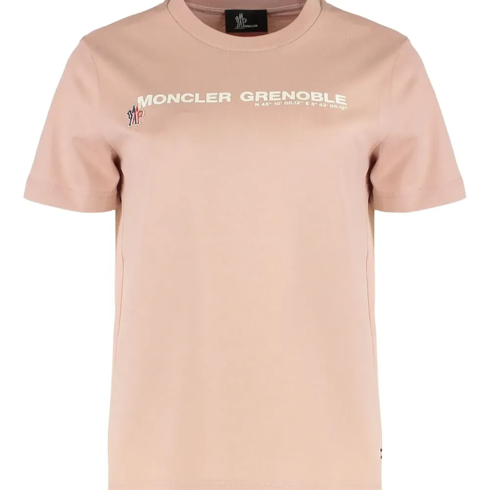 Футболка с логотипом