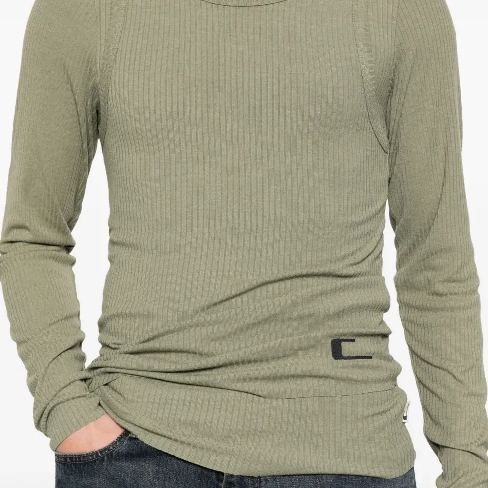 Двойной слой Дория с ребристой текстурой