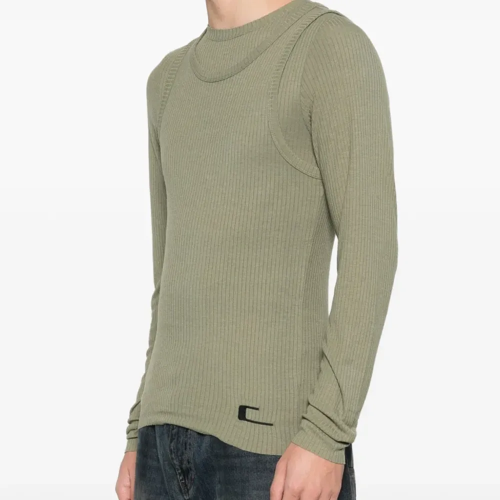 Двойной слой Дория с ребристой текстурой