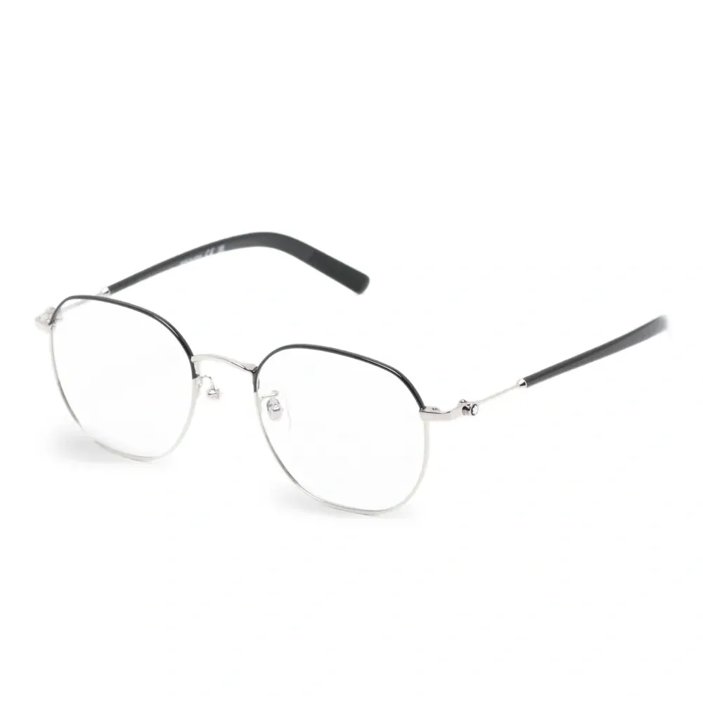 Очки в геометричной оправе