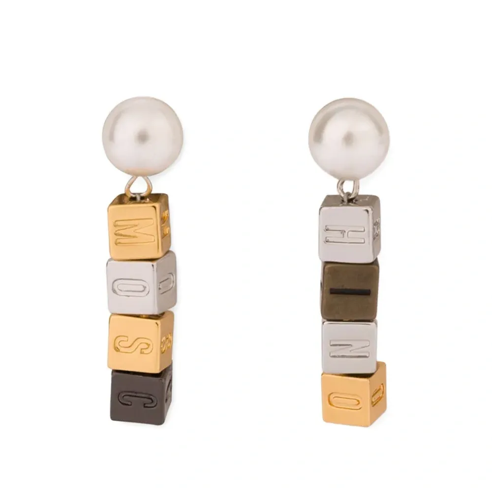 Серьги с логотипом