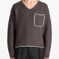 Свитер с V-образным вырезом и декоративной строчкой Свитер с V-образным вырезом и декоративной строчкой