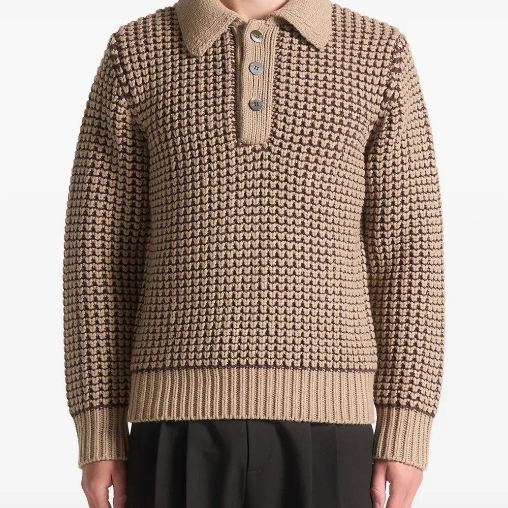 Свитер с длинными рукавами и рукавами поло