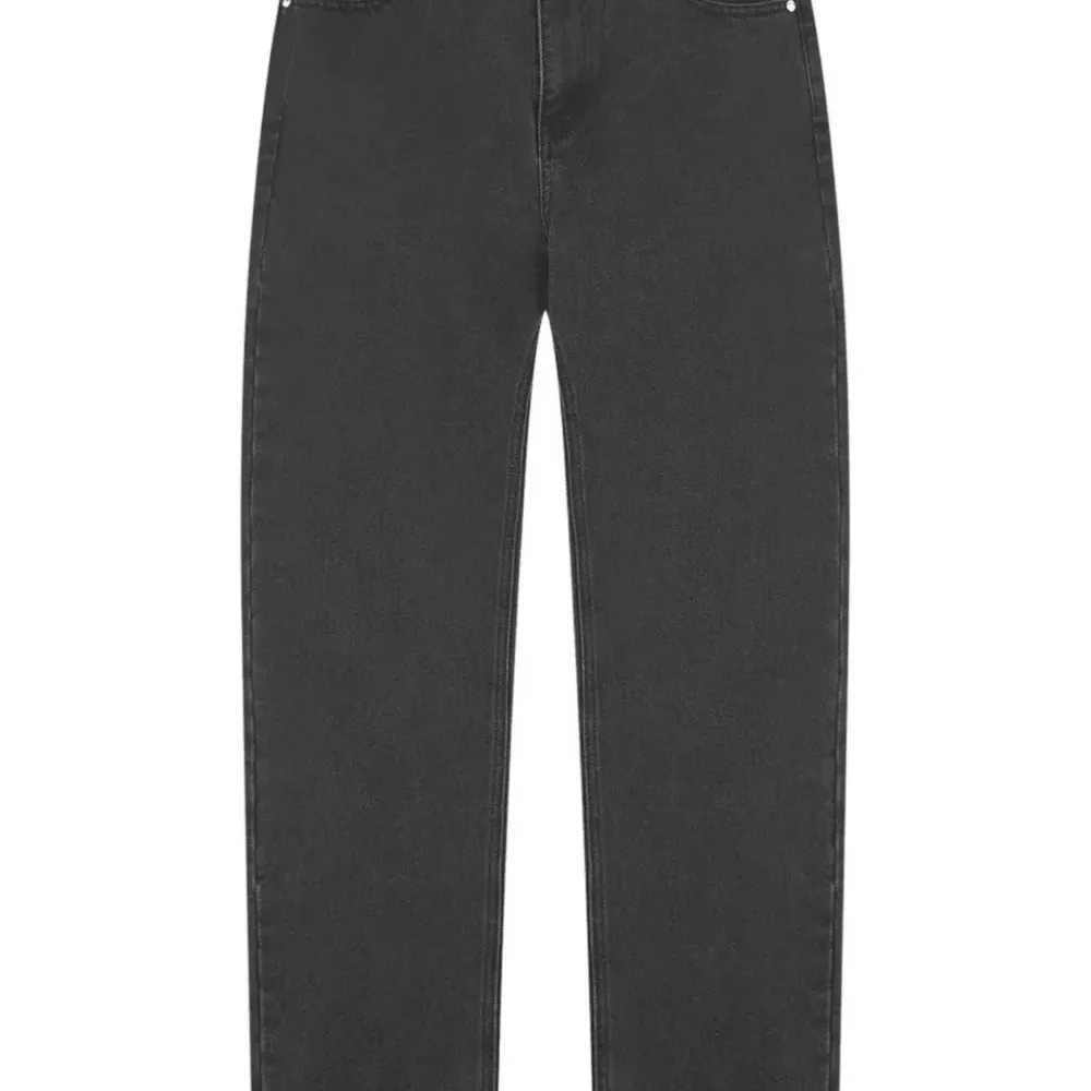 Джинсы с карманами