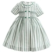 Полосатое платье с короткими рукавами