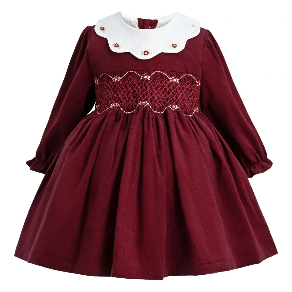 Платье с длинными рукавами и сборками