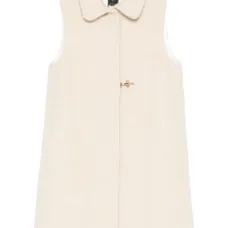 Жилет с застежкой на крючках