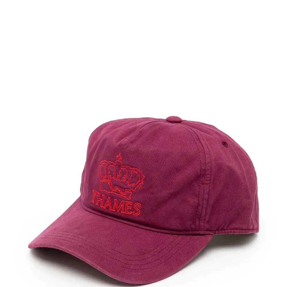 Бейсболка с вышитым логотипом