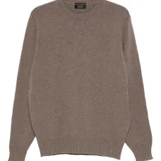 Свитер с круглым вырезом