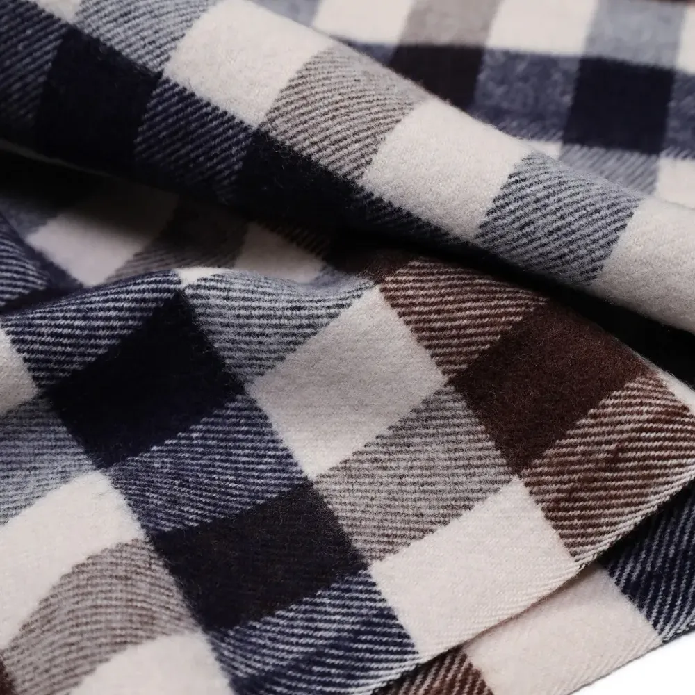 Клетчатый шарф Macro Club с кисточками