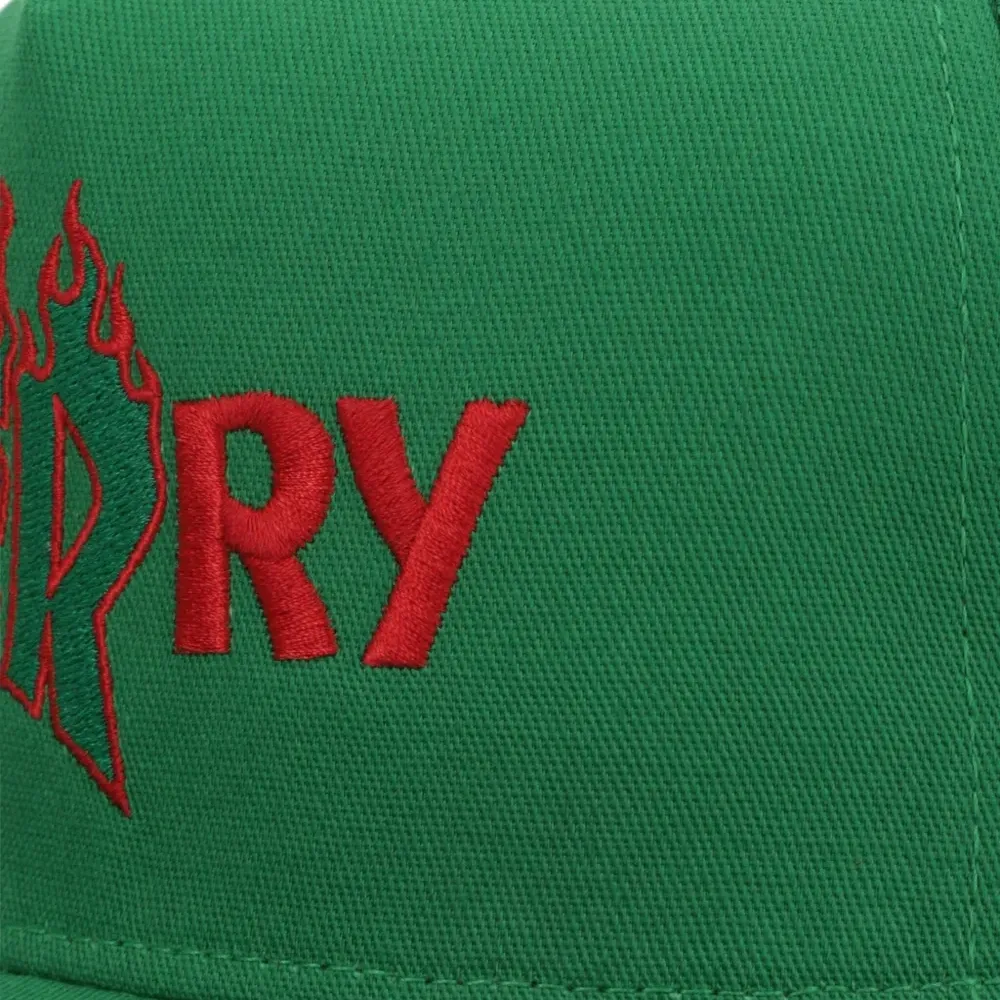 Кепка с вышивкой