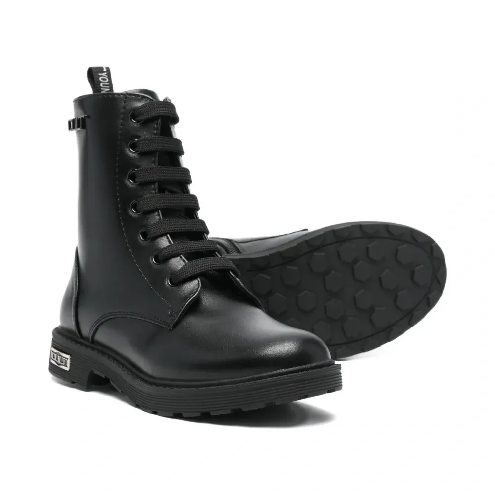 Ботинки на шнуровке