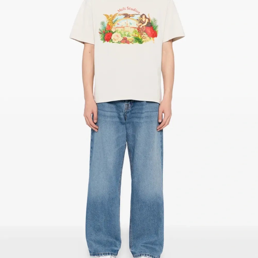 Футболка с графичным принтом Футболка с графичным принтом