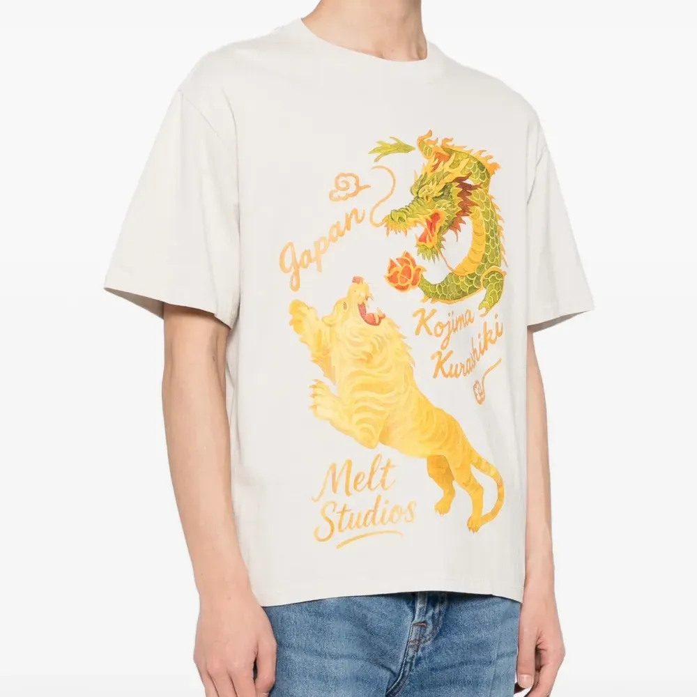 Футболка с графичным принтом