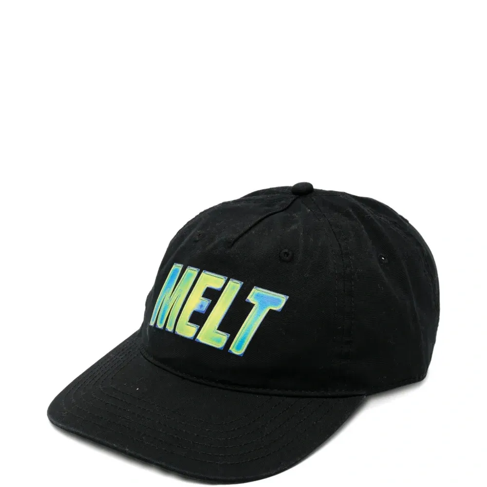 Бейсболка с логотипом