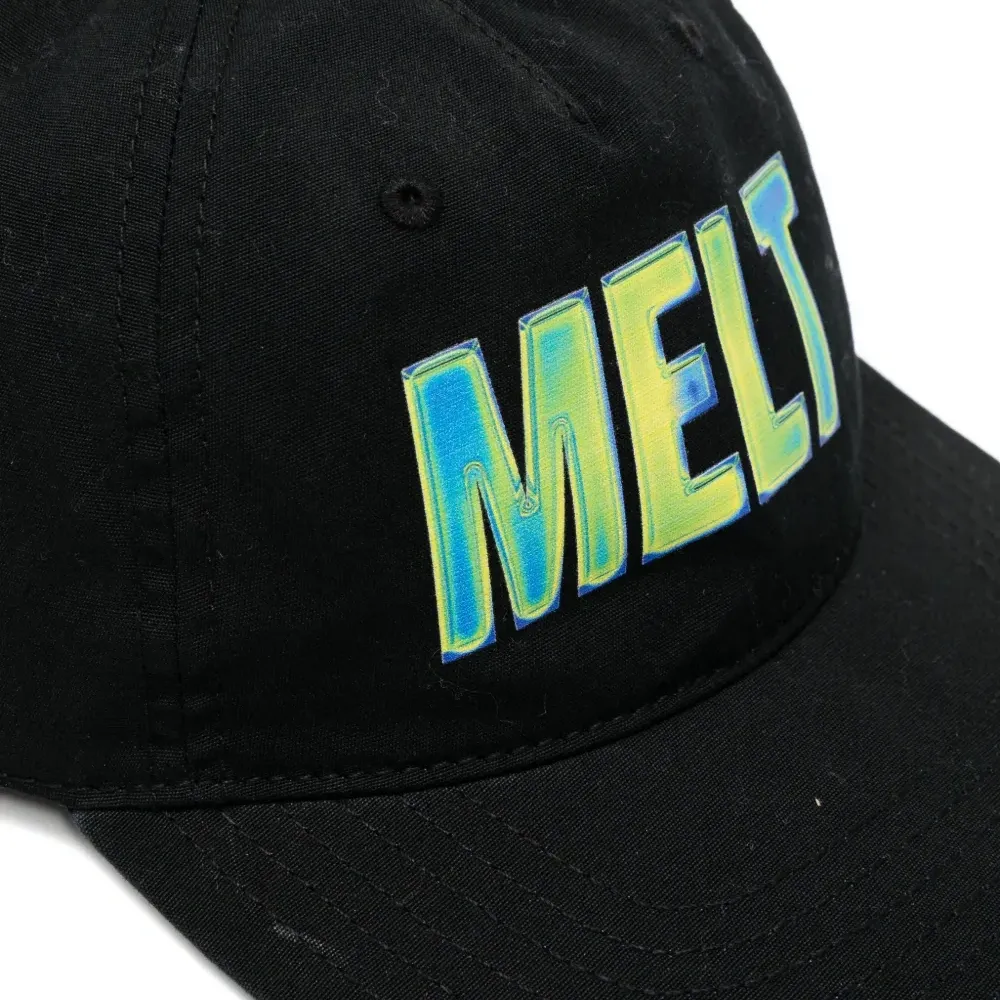 Бейсболка с логотипом