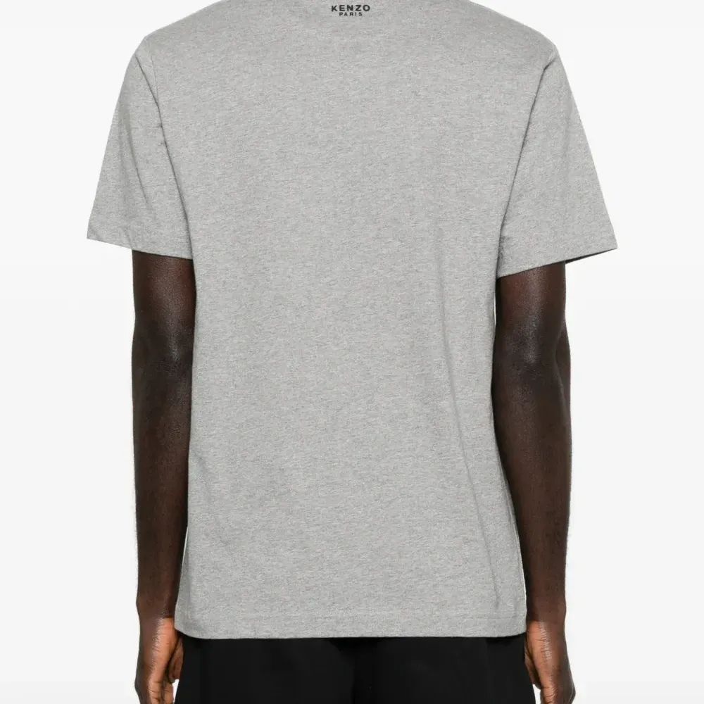 Футболка с вышивкой Boke Flower