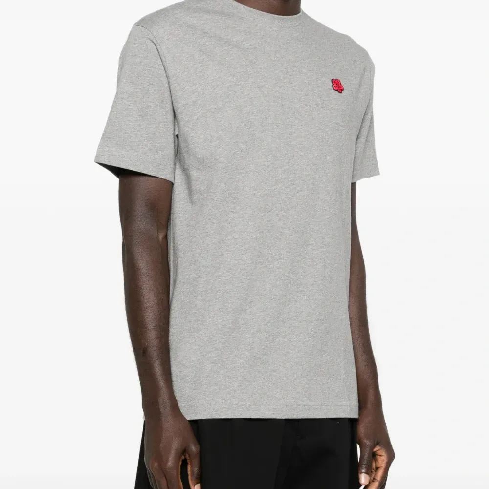 Футболка с вышивкой Boke Flower