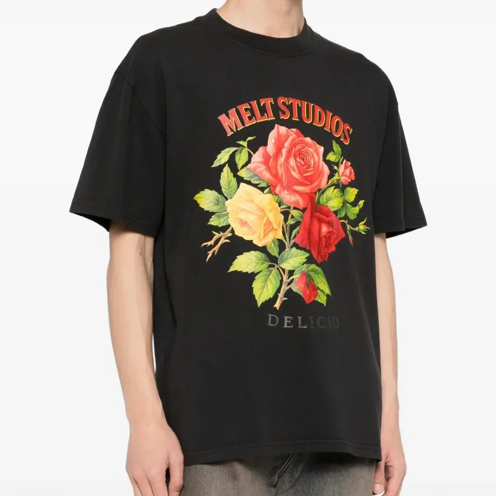 Футболка с цветочным принтом