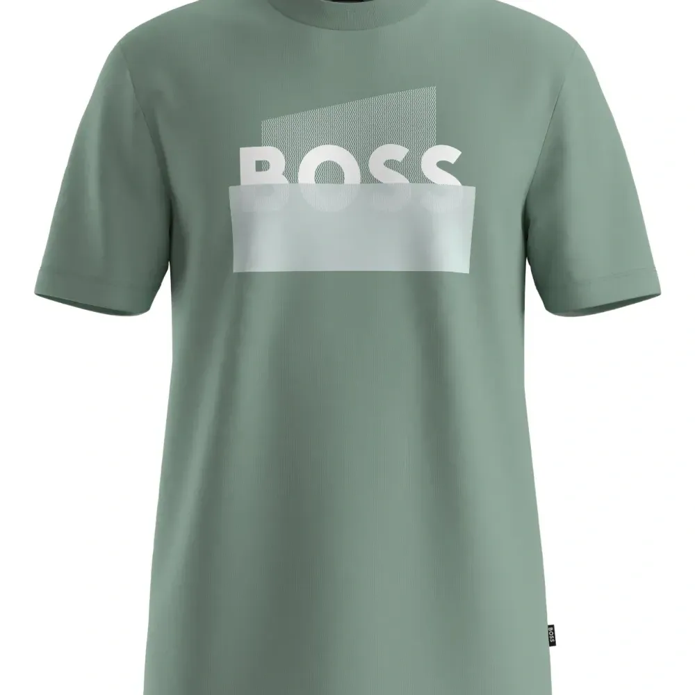 Футболка с логотипом