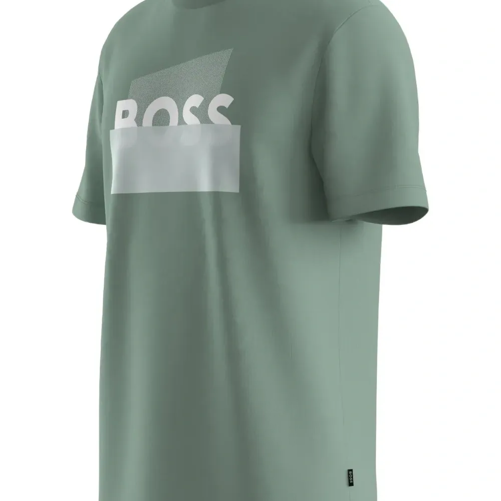 Футболка с логотипом