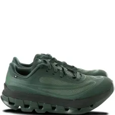 Кроссовки на шнуровке