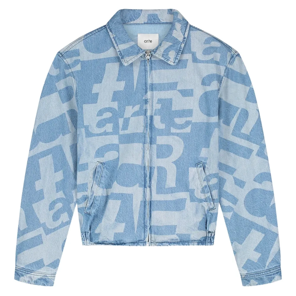 Куртка на молнии с узором