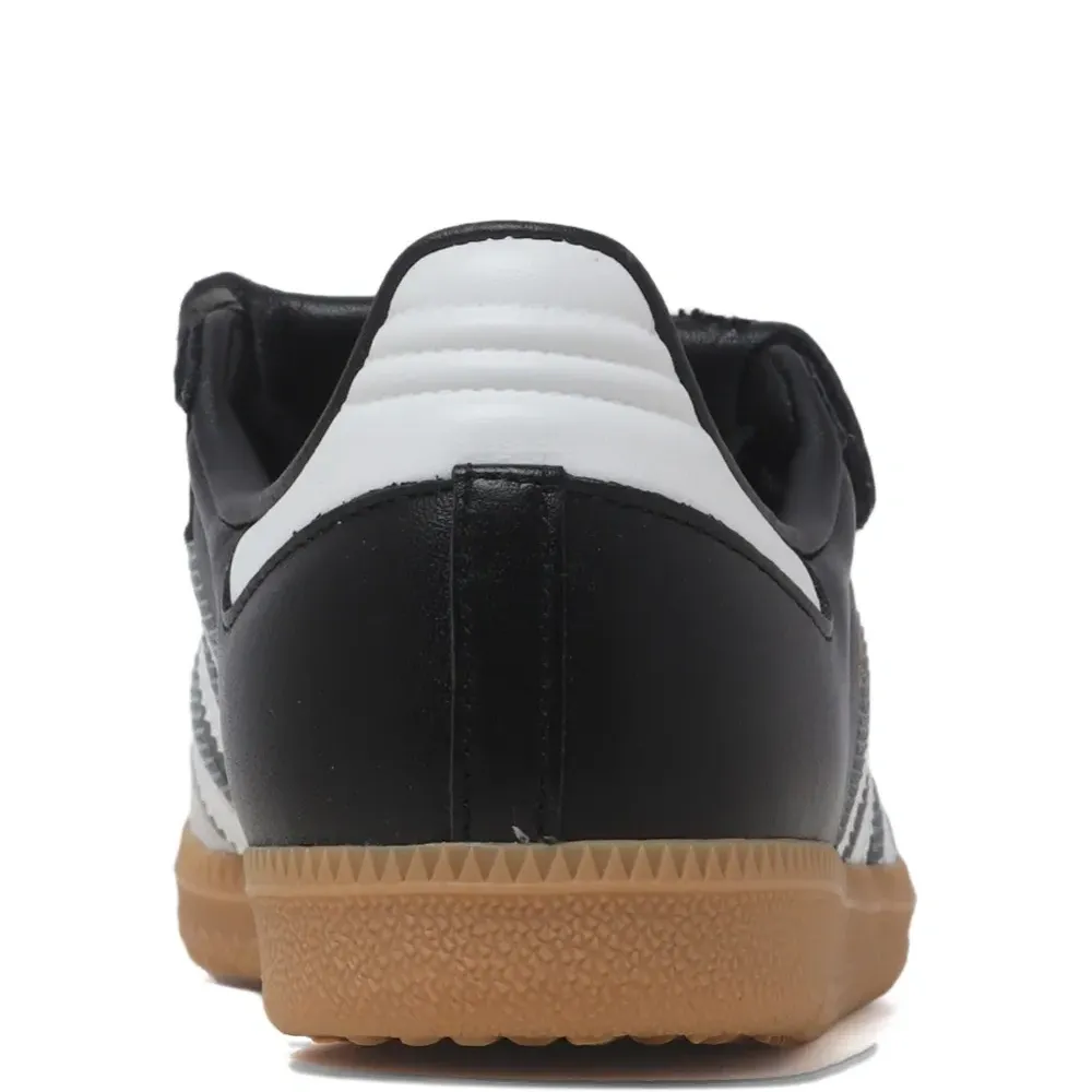 Кеды с полосками и застежкой на липучке