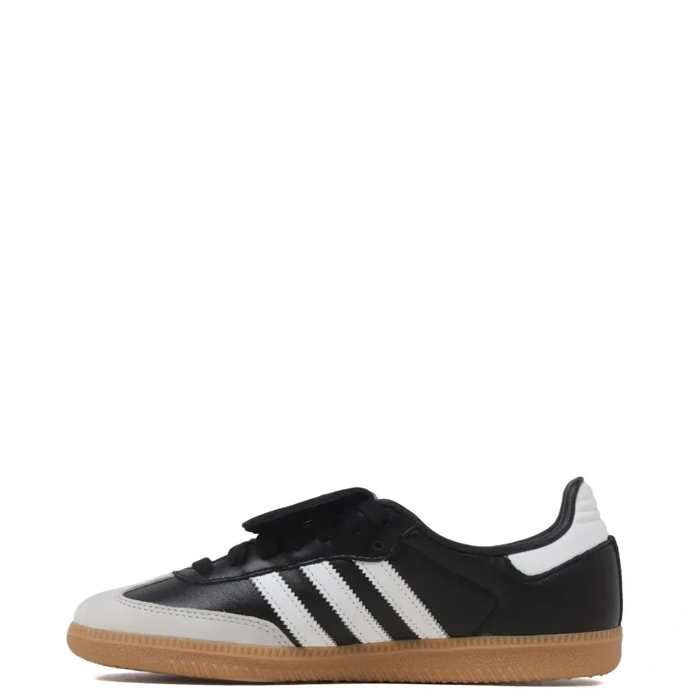 Кеды с полосками и застежкой на липучке