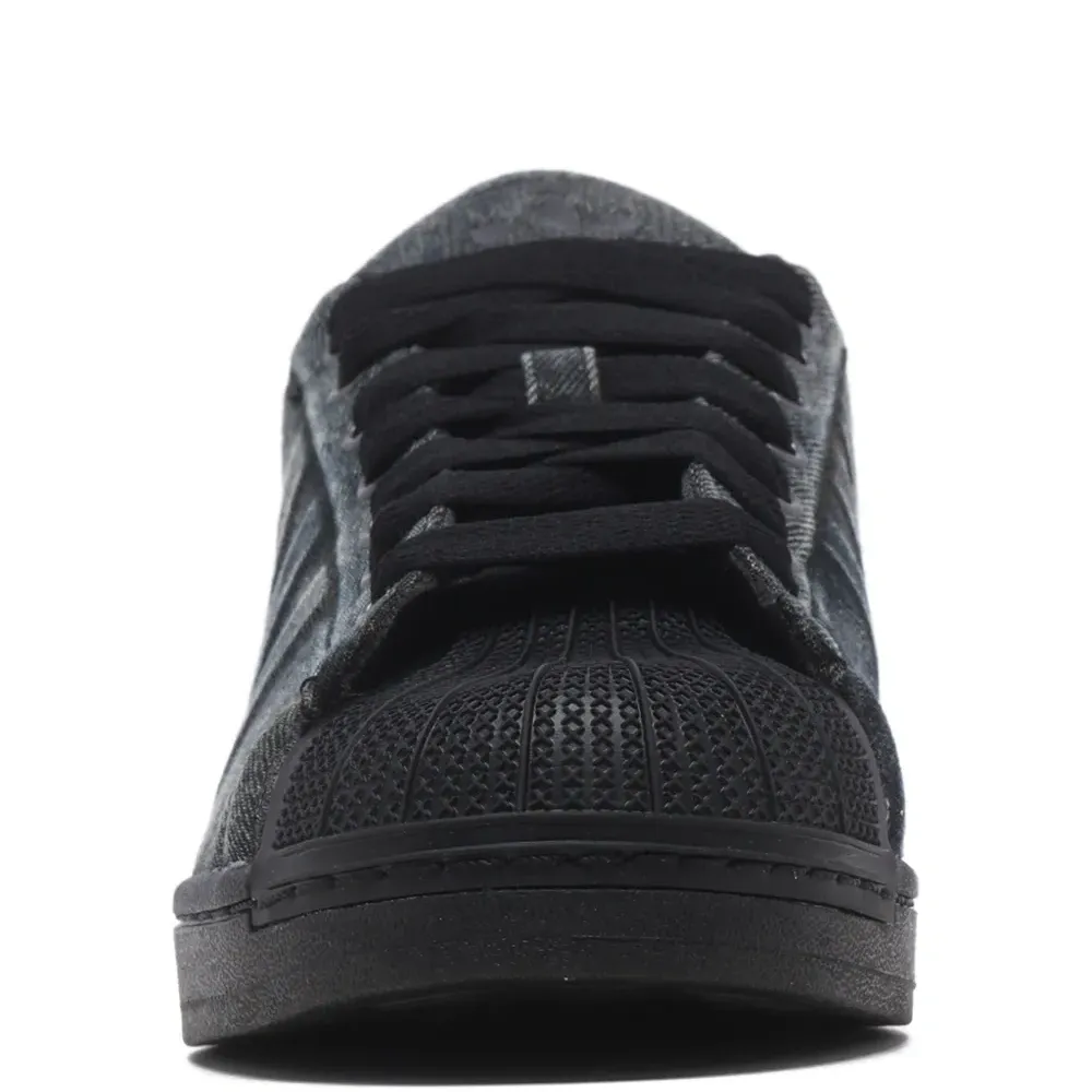 Полосатые кроссовки