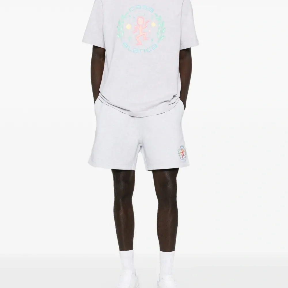 Спортивные шорты на эластичном поясе