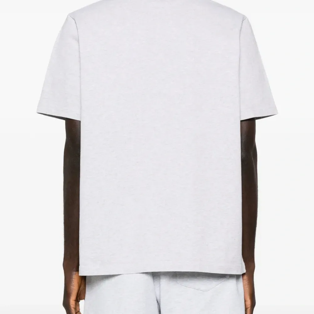 Футболка с графическим принтом-эмблемой