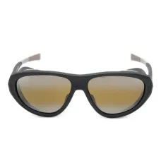 Солнцезащитные очки в геометричной оправе