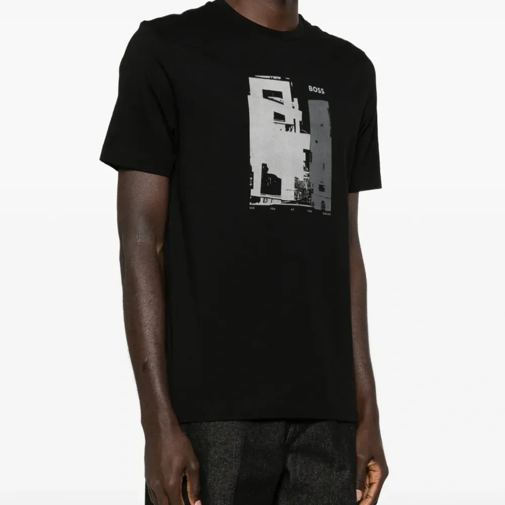 Футболка с графическим принтом