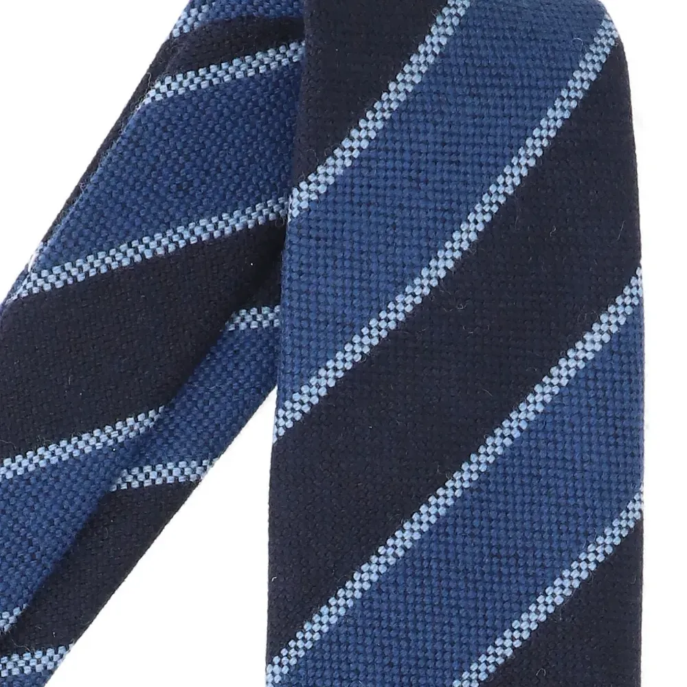 Галстук в полоску