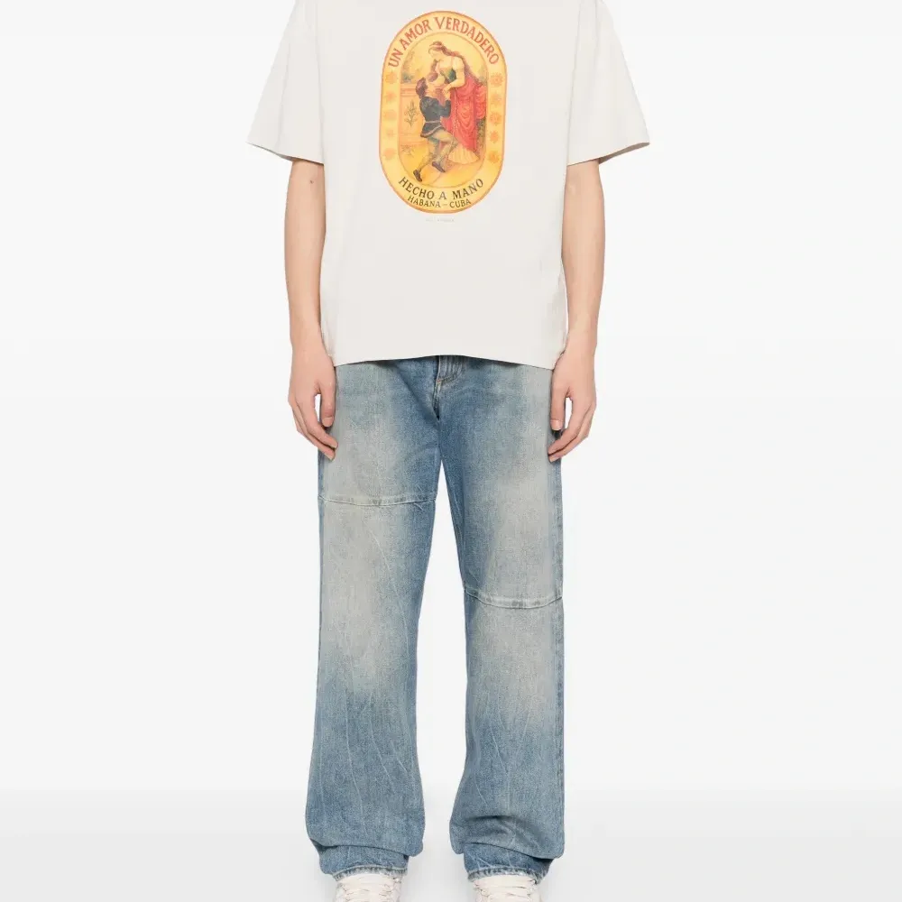 Футболка с графичным принтом