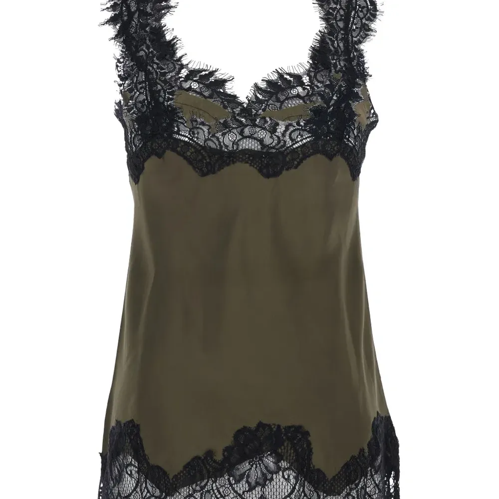 Кружевной топ с V-образным вырезом