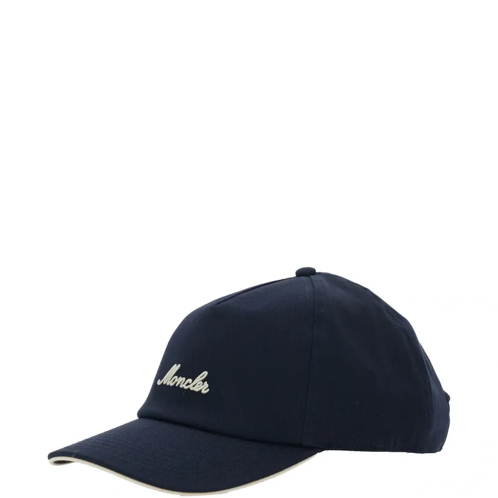 Бейсболка с вышитым логотипом