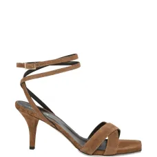 Босоножки на каблуке с перекрещивающимися ремешками Босоножки на каблуке с перекрещивающимися ремешками