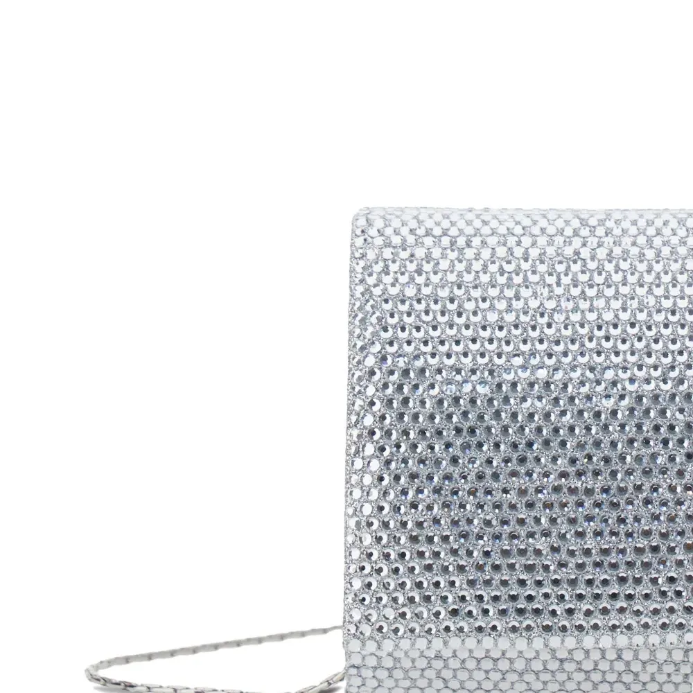 Клатч с металлической цепочкой