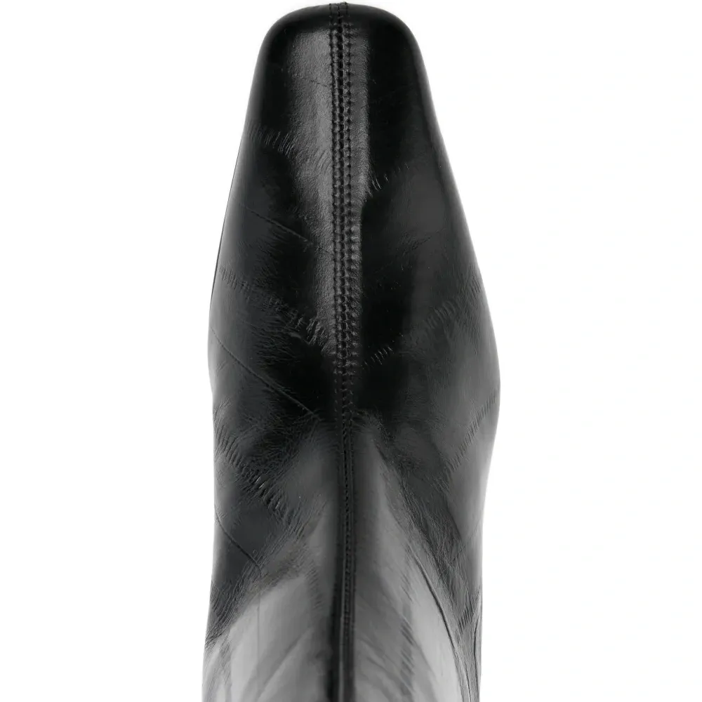 Остроконечные ботинки