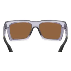 Солнцезащитные очки в квадратной оправе