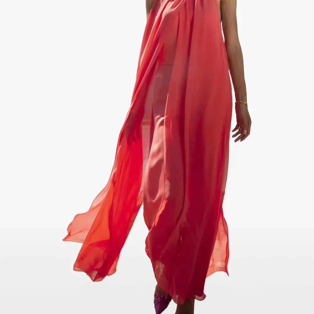 Комбинезон с вырезом халтер Комбинезон с вырезом халтер