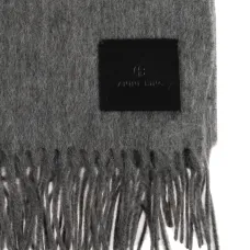 Шерстяной шарф с бахромой