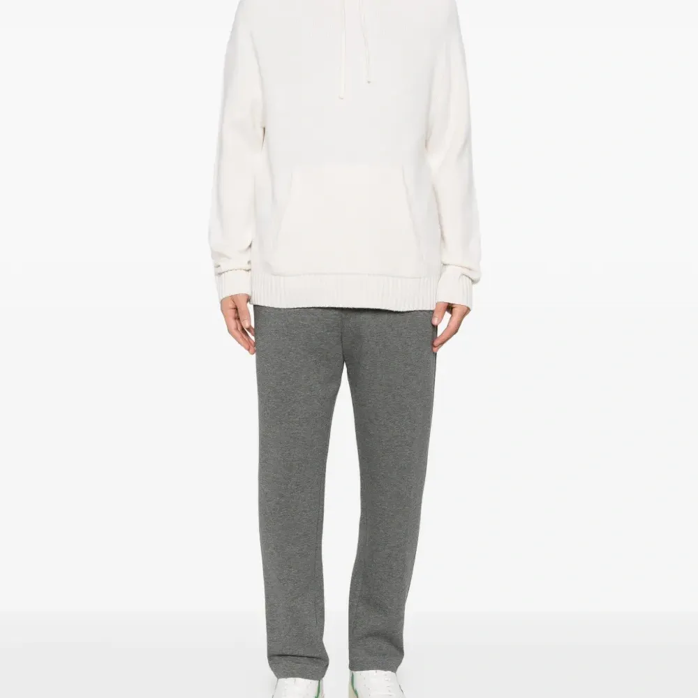 Худи с карманом-кенгуру