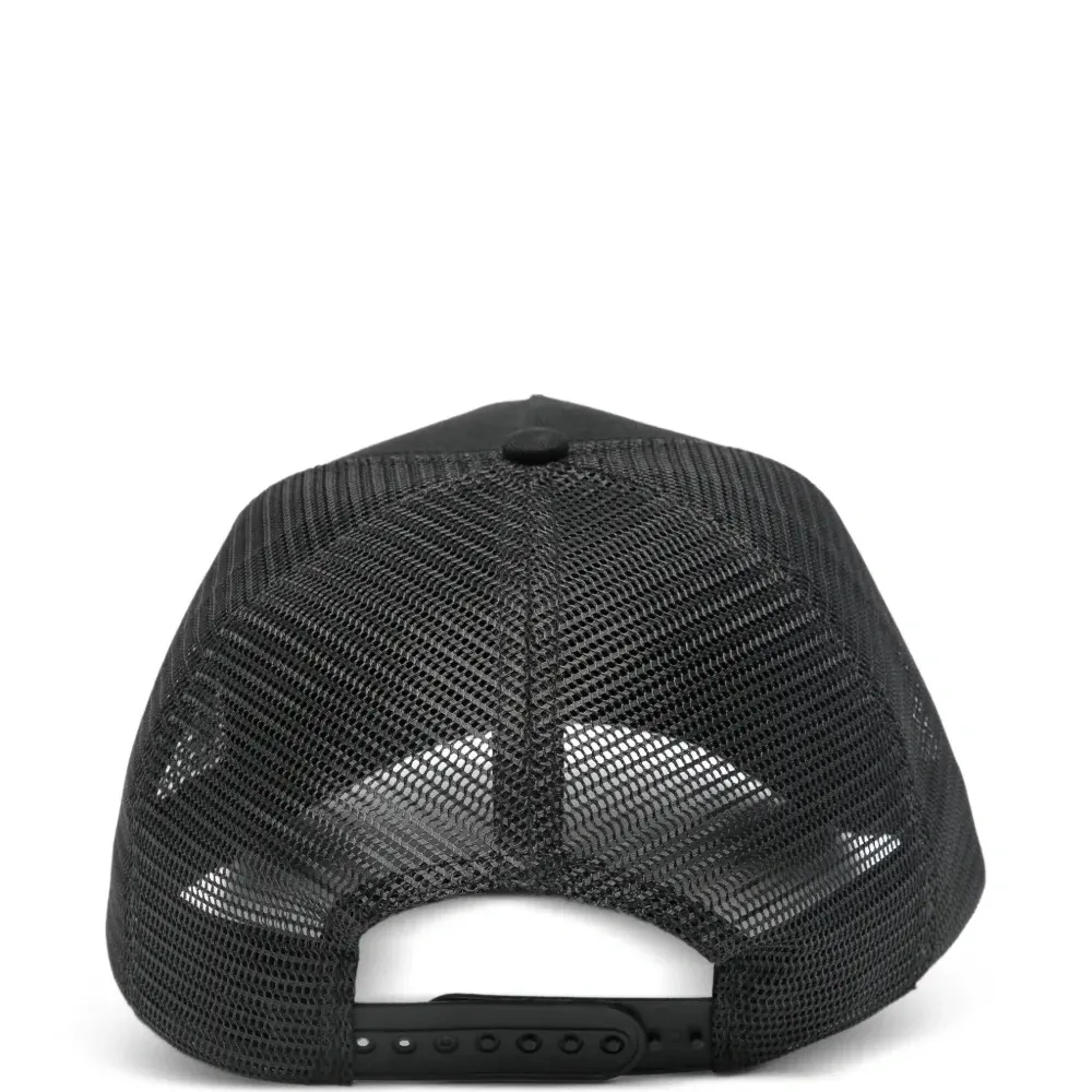 Бейсболка с вышитым логотипом Resort