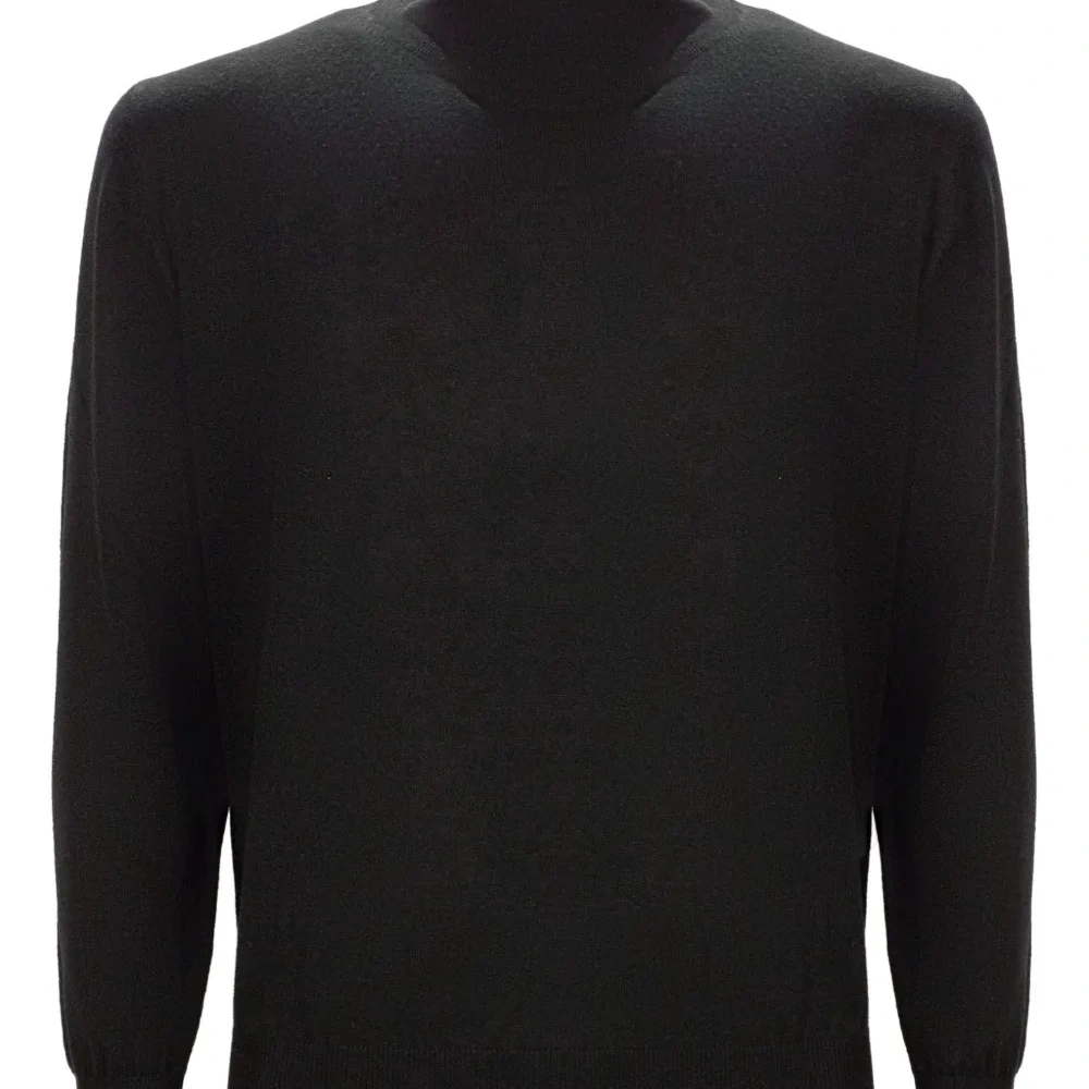 Свитер с высоким воротником