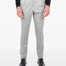 Брюки строгого кроя