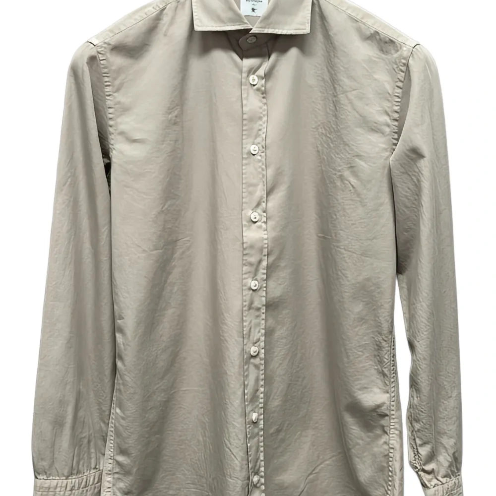 Рубашка на пуговицах