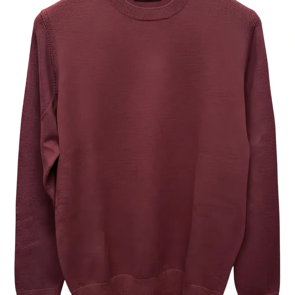 Свитер с круглым вырезом